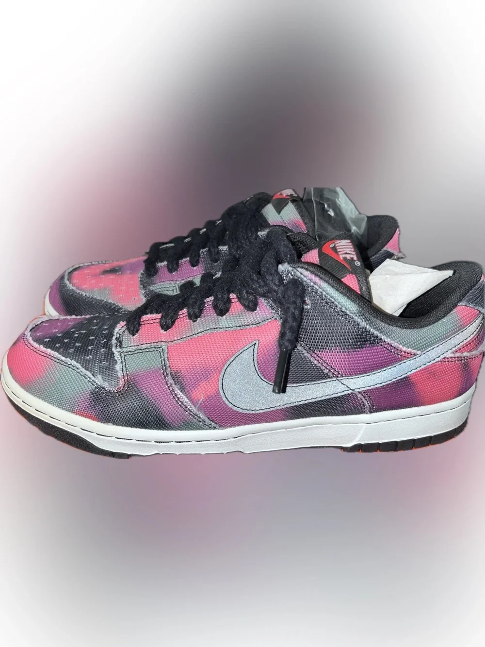 NWT nib nike dunk low se prm graffiti pink sz. 11 men’s authentic rare unworn
